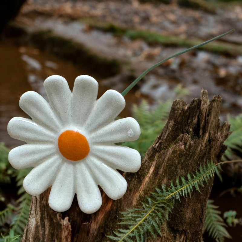 Kwiatek biały Ceramika artystyczna Irena